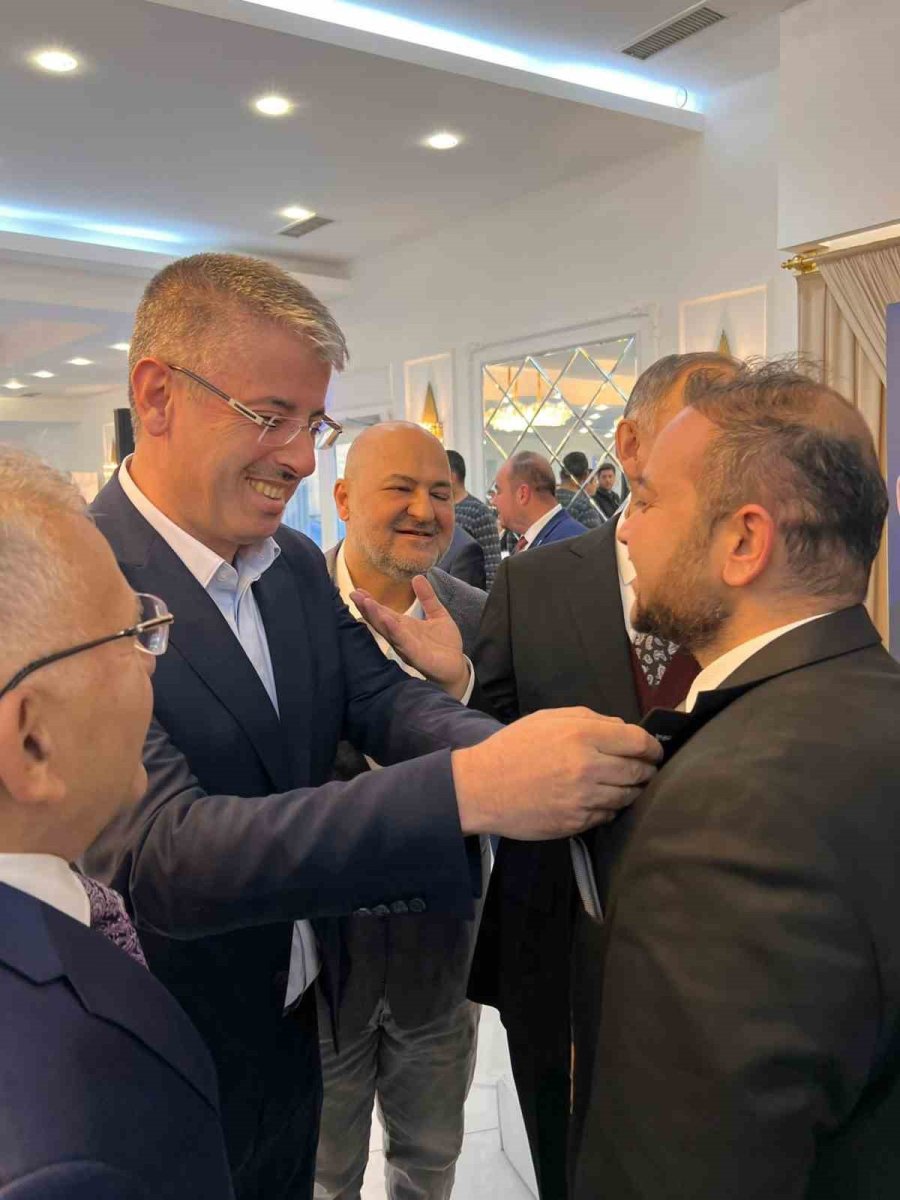 Deva Partisi’nden 3 İsim Ak Parti’ye Katıldı