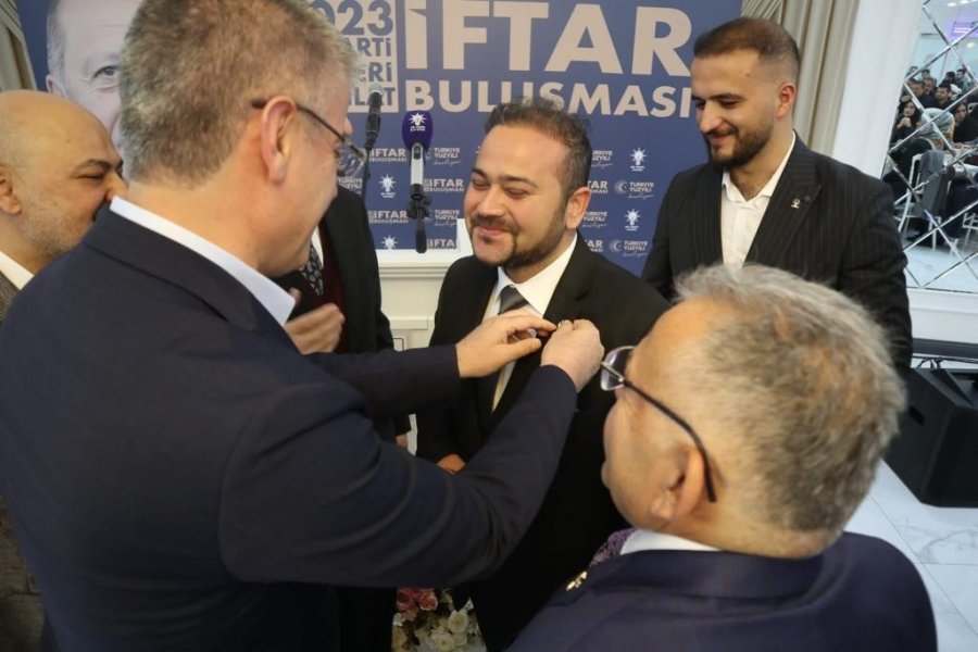 Deva Partisi’nden 3 İsim Ak Parti’ye Katıldı