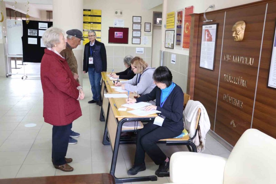 Bulgaristan Seçimleri İçin Eskişehir’de Çifte Vatandaşlar Sandık Başına Gitti