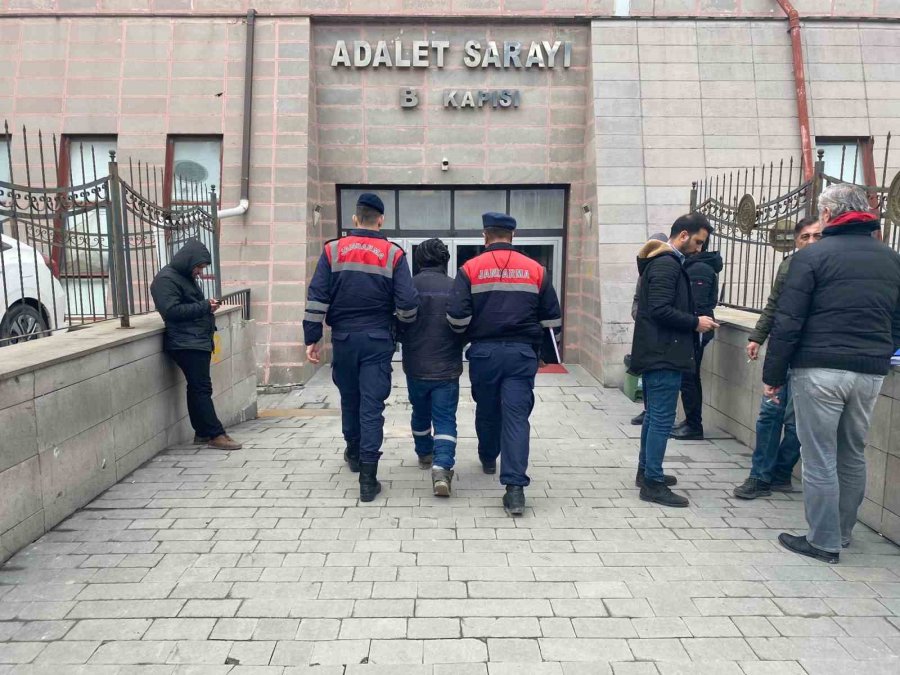 Jandarma Ekiplerinin Yakaladığı 2 Şüpheli Tutuklandı