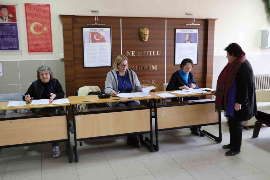 Bulgaristan Seçimleri İçin Eskişehir’de Çifte Vatandaşlar Sandık Başına Gitti