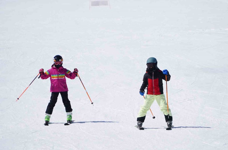Erciyes’te Kar Yağışı, Sezonu Bayrama Kadar Uzattı