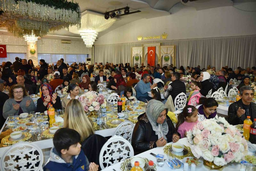 Başkan Ataç, İftarda Beylikovalılar İle Buluştu