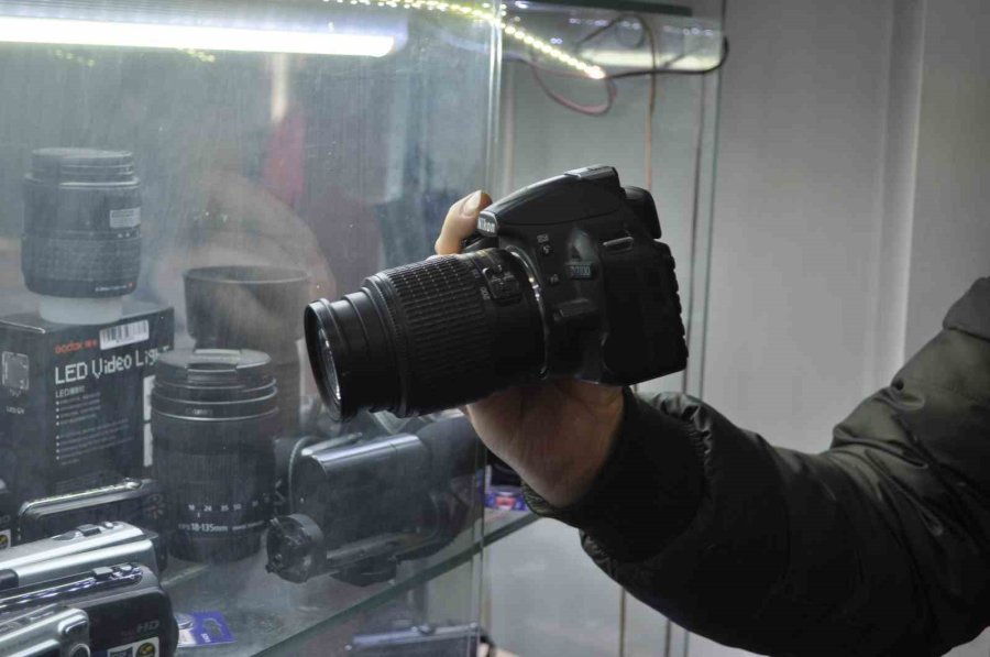 İkinci El Fotoğraf Makinesi Ve Video Kamerası Alacaklara Uzmanından Tavsiyeler
