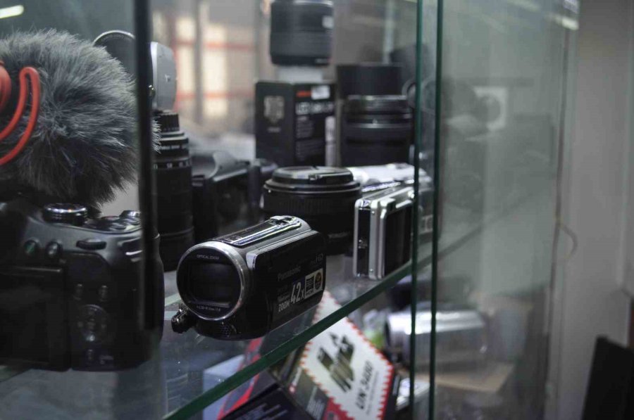 İkinci El Fotoğraf Makinesi Ve Video Kamerası Alacaklara Uzmanından Tavsiyeler