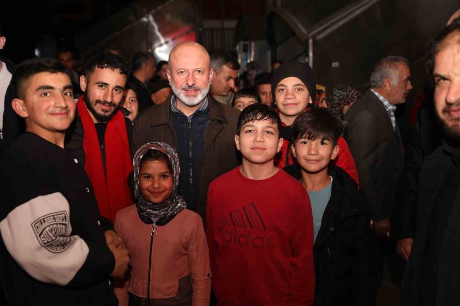 Başkan Çolakbayrakdar, Ramazanın Bereketini Vatandaşlarla Paylaşıyor