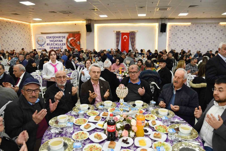 Başkan Ataç Bilecikliler İle İftarda Buluştu