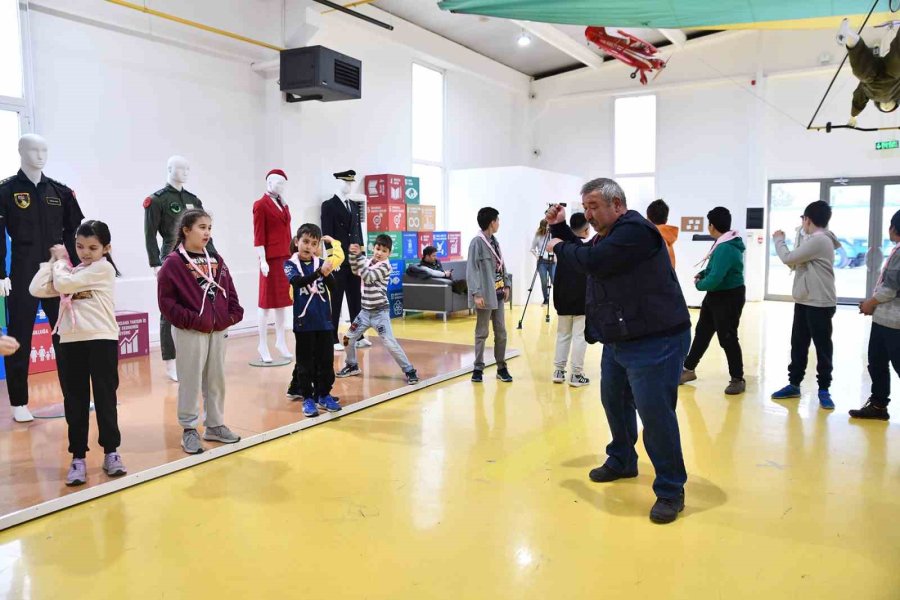 Çocuklar İzciliği Ve İklimi Öğreniyor