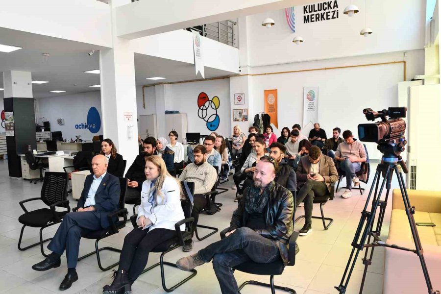 Kriz Dönemlerinde Sosyal Girişimler Ve Etkili Çözümleri Etkinliği