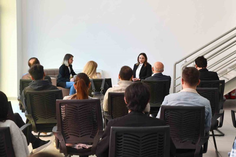 Kriz Dönemlerinde Sosyal Girişimler Ve Etkili Çözümleri Etkinliği