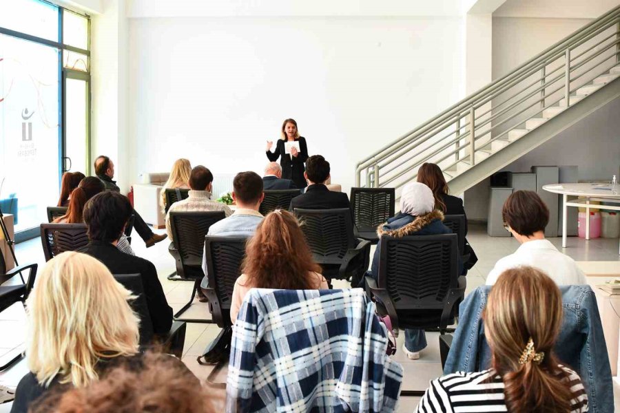 Kriz Dönemlerinde Sosyal Girişimler Ve Etkili Çözümleri Etkinliği