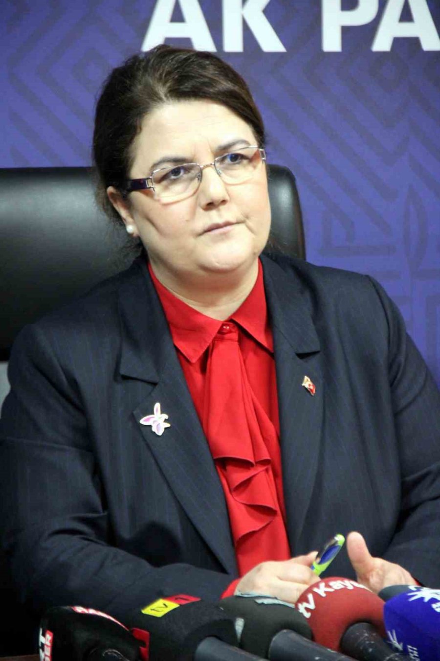 Derya Yanık: "milletin Emanetlerine Millet Olarak Sahip Çıkacağız"