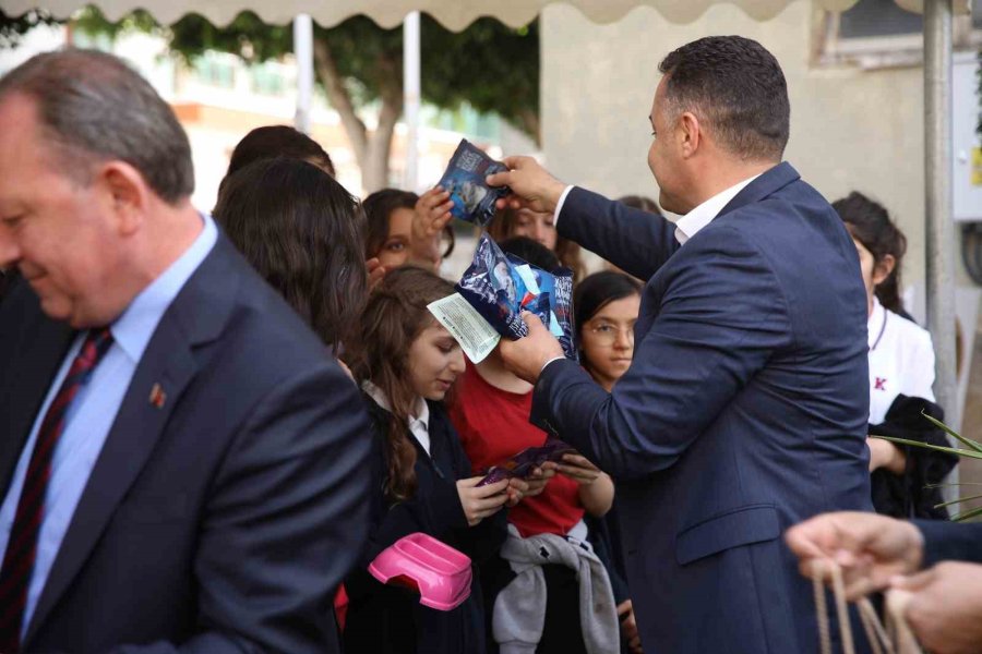 Alanya Belediyesi 4 Nisan Sokak Hayvanları Günü’nde Farkındalık Etkinliği Düzenledi