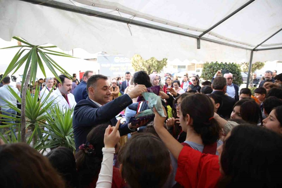 Alanya Belediyesi 4 Nisan Sokak Hayvanları Günü’nde Farkındalık Etkinliği Düzenledi