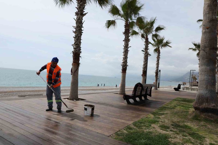 Konyaaltı Sahil Projesi’nde Yaz Sezonu Hazırlığı Başladı