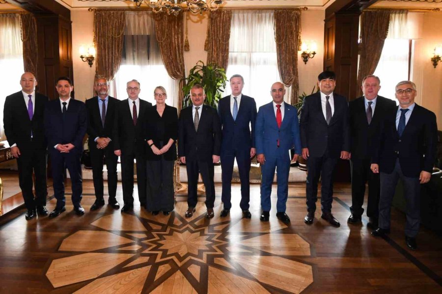 Antalya Valisi Ersin Yazıcı: “antalya Halkı Yabancılarla Yaşamaya Alışık”