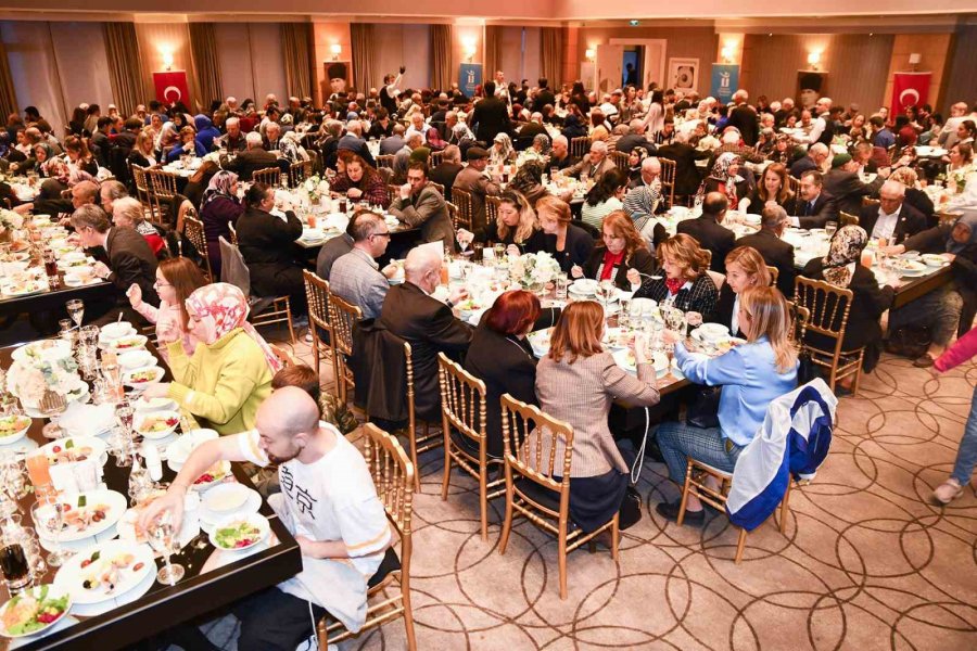 Başkan Ataç Şehit Yakınları, Gaziler Ve Aileleriyle İftarda Buluştu