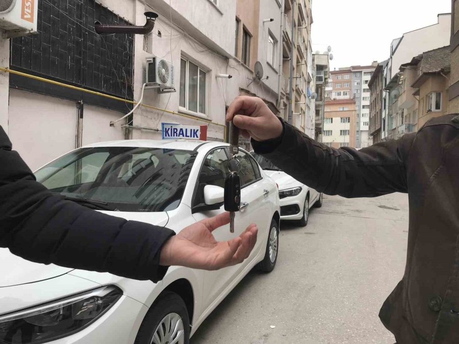 Bayram Öncesinde Oto Kiralama Dolandırıcılarına Dikkat