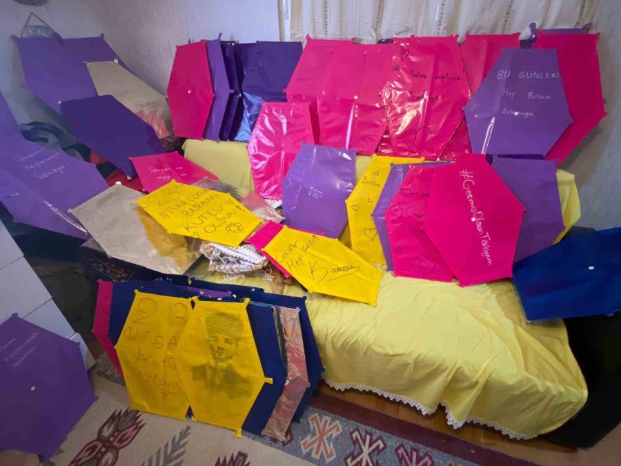 63 Yaşındaki Polis Emeklisi, Depremzede Çocuklar İçin 250 Uçurtma Yaptı