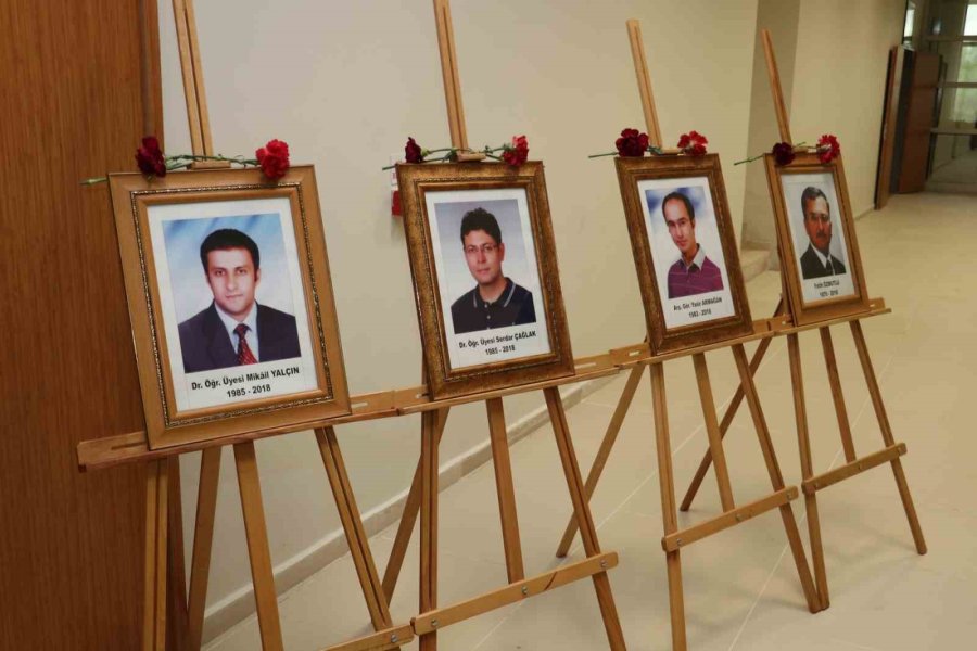 Esogü Eğitim Şehitlerini Andı