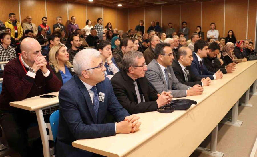 Esogü Eğitim Şehitlerini Andı