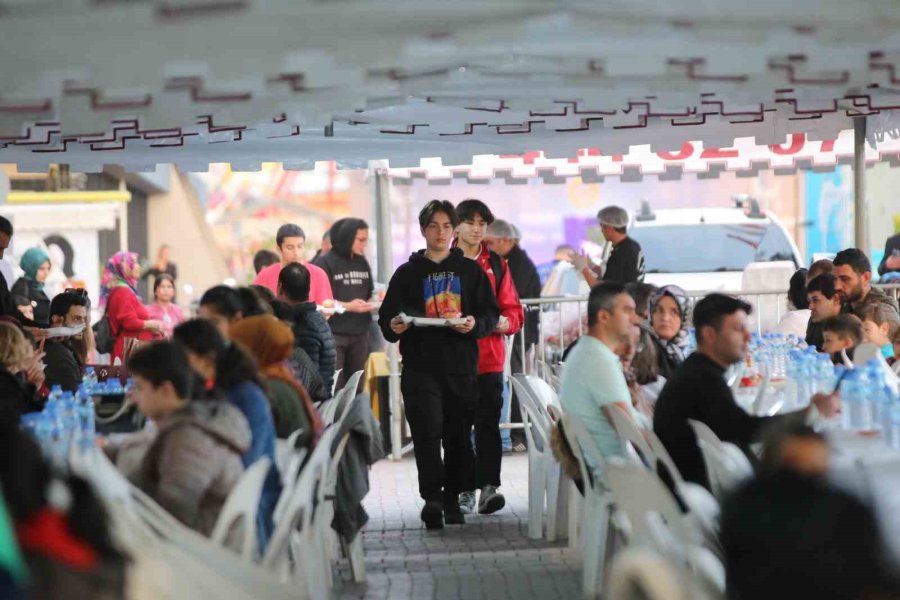 Başkan Yücel: "konaklı İçin Gecemizi Gündüzümüze Katarak Çalışıyoruz"