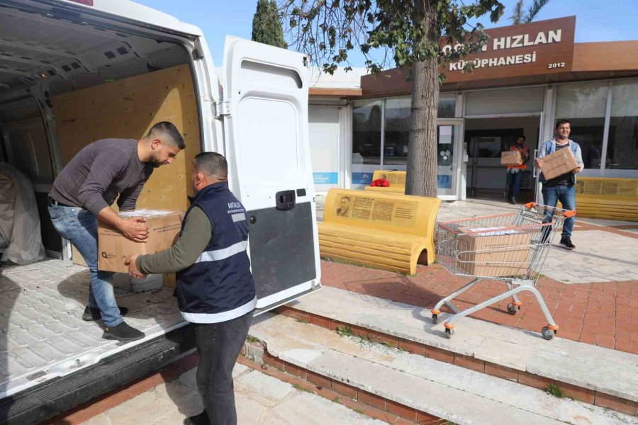Depremzede Eren’in Adı Hatay’da Çadır Kütüphanesinde Yaşatılacak