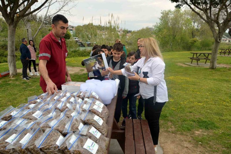 Öğrenciler Sevimli Dostları Unutmadı