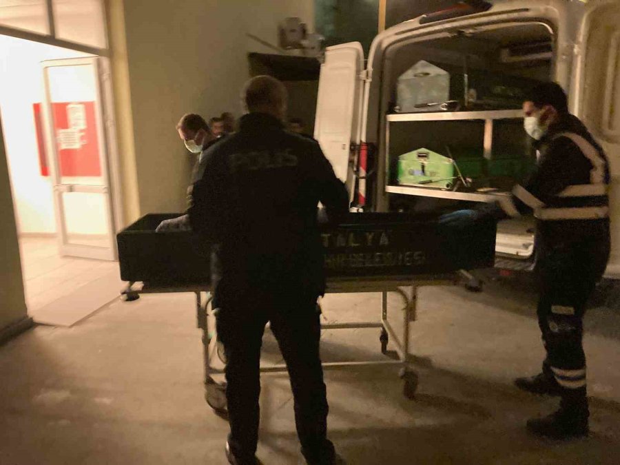 57 Yaşındaki Adam Yalnız Yaşadığı Evde Ölü Olarak Bulundu