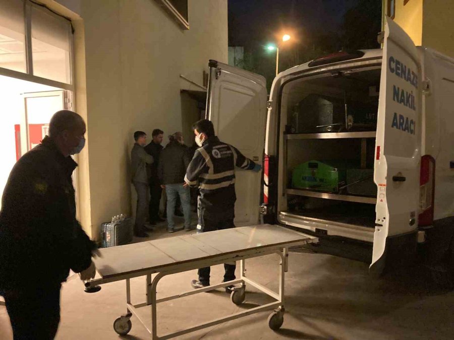 57 Yaşındaki Adam Yalnız Yaşadığı Evde Ölü Olarak Bulundu