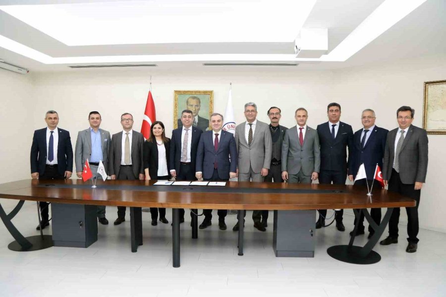 Erü İle Koop-iş Sendikası Arasında Ek Protokol İmzalandı