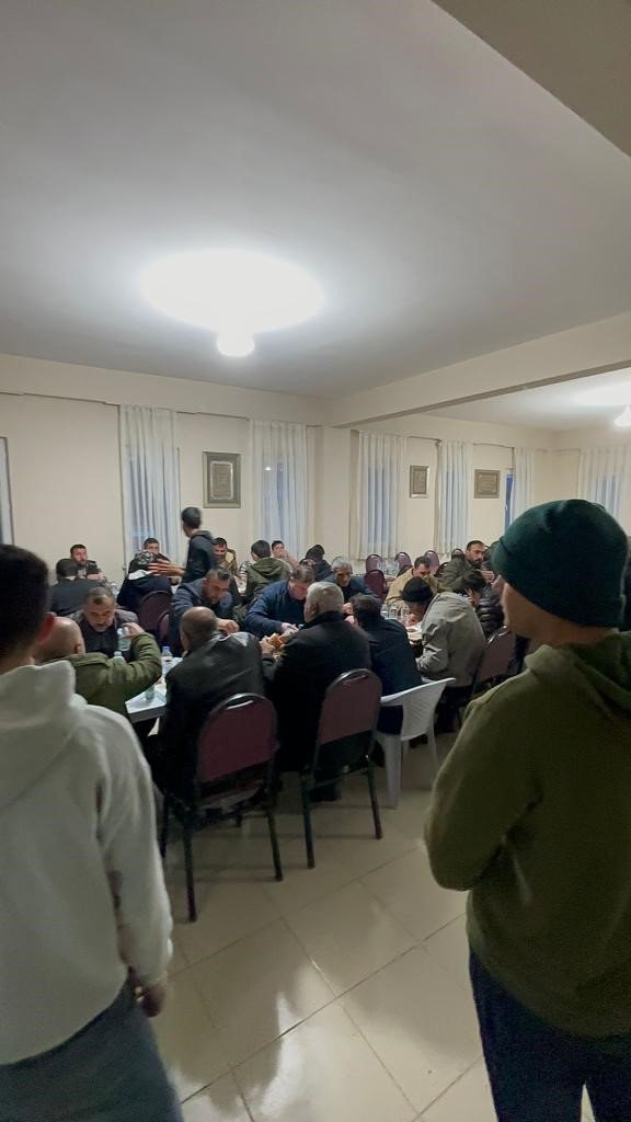 Eskişehir’deki Ağrılılar İftarda Buluştu