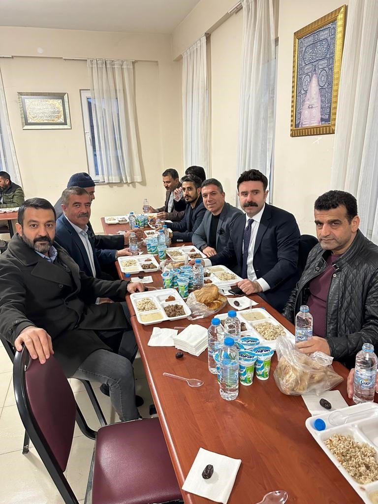 Eskişehir’deki Ağrılılar İftarda Buluştu