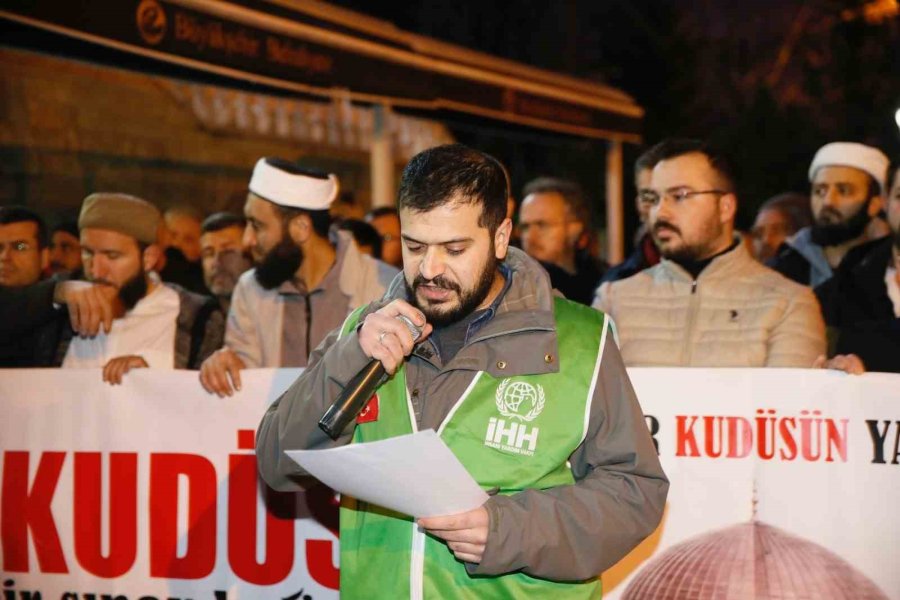 Kudüs’teki Zulme Karşı Tepki Göstermek İçin Bir Araya Geldiler