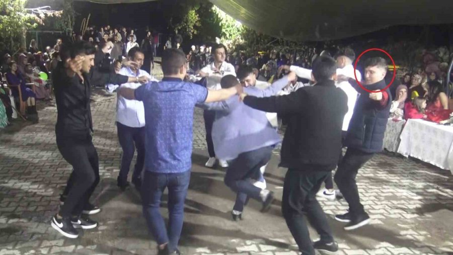 Depremde Ölen Özel Harekat Polisinden Geriye Düğünde Oynadığı Görüntüler Kaldı