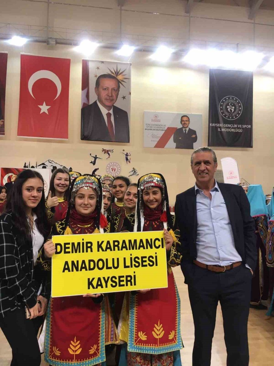 Demir Karamancı, Halk Oyunlarında Bölge Şampiyonası Vizesi Aldı