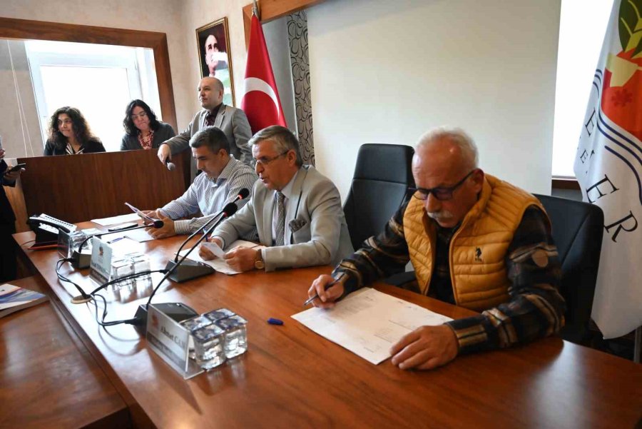 Meclisten Başkana Eyt Emeklisi Personeller İçin 30 Milyon Lira Borçlanma Yetkisi