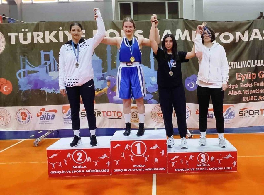 Kocasinan’ın Boks Sporcuları Türkmen Ve Tayyar, Türkiye İkincisi Oldu