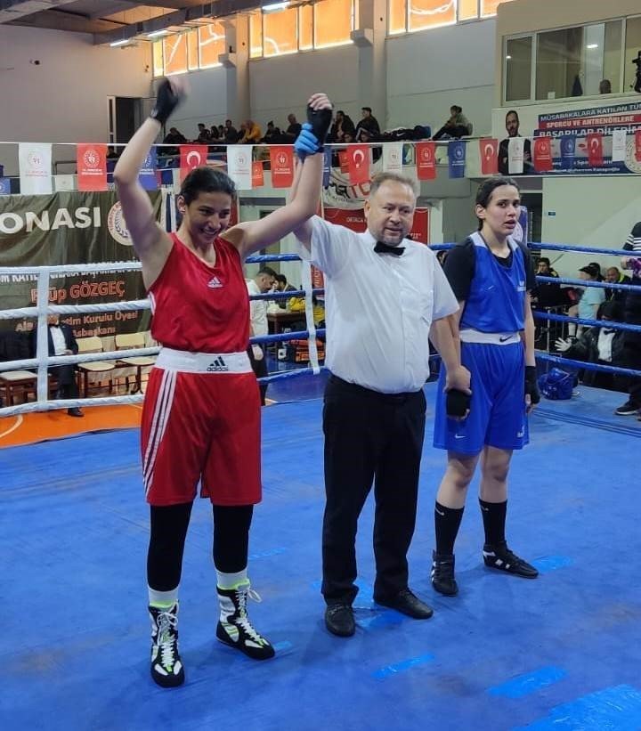 Kocasinan’ın Boks Sporcuları Türkmen Ve Tayyar, Türkiye İkincisi Oldu