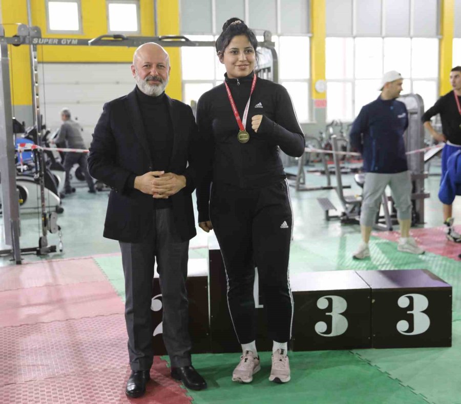 Kocasinan’ın Boks Sporcuları Türkmen Ve Tayyar, Türkiye İkincisi Oldu