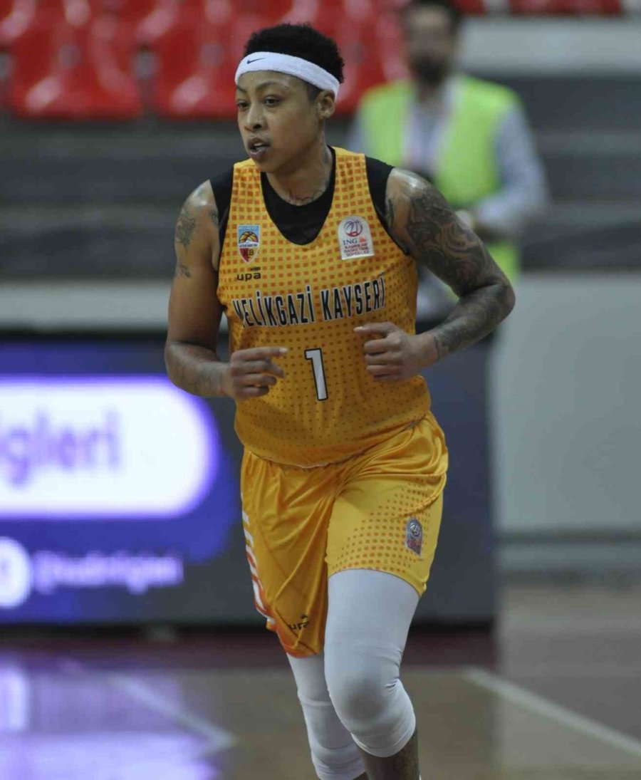 Sayı Kraliçesi Lyndra Weaver Oldu