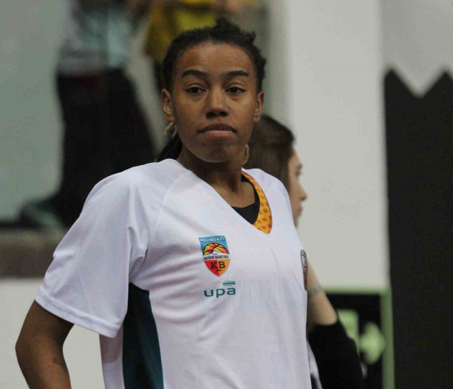 Sayı Kraliçesi Lyndra Weaver Oldu