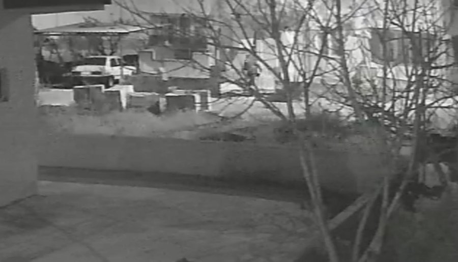 Apartman Sakinleri Sahurda Uyanınca Çaldıkları Av Tüfeğiyle Kaçtılar