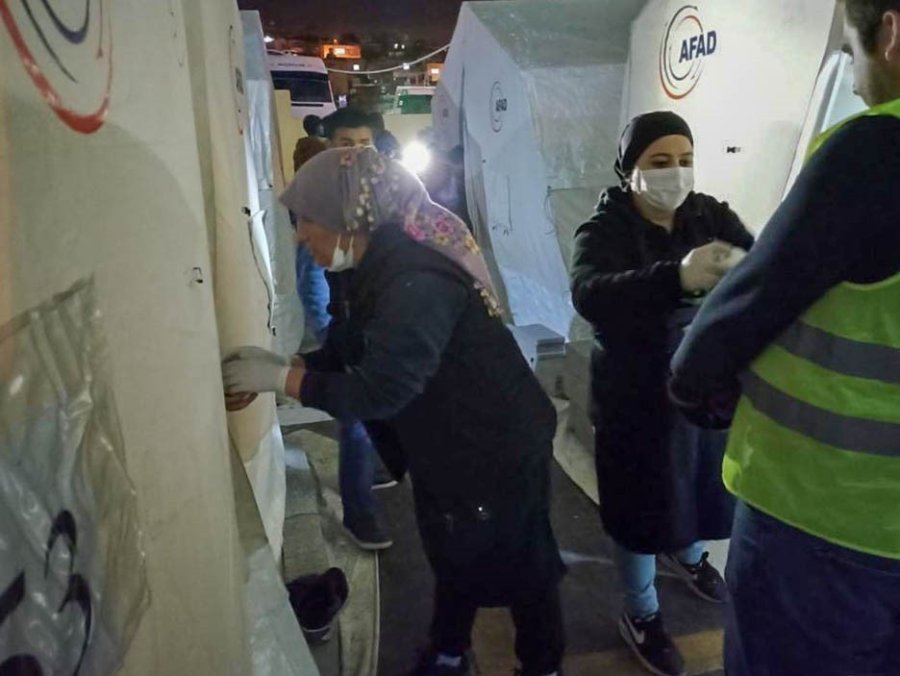 Tepebaşı’nın Hatay Arsuz’da 5 Bin Vatandaşa Sahur İkramı Sürüyor