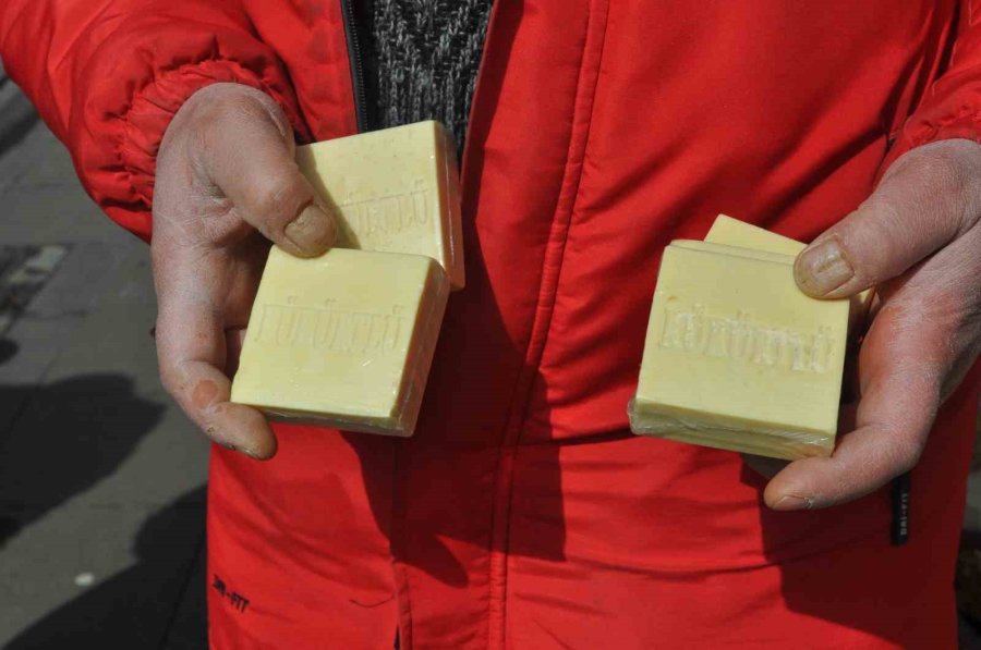 Uyuz Olan Vatandaşlar Çareyi Kükürt Sabununda Aradı