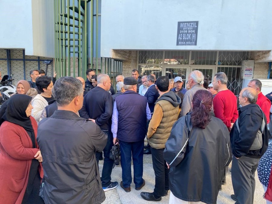 Antalya’da 590 Dairelik Sitede Karot Gerginliğine Çevik Kuvvet Müdahalesi