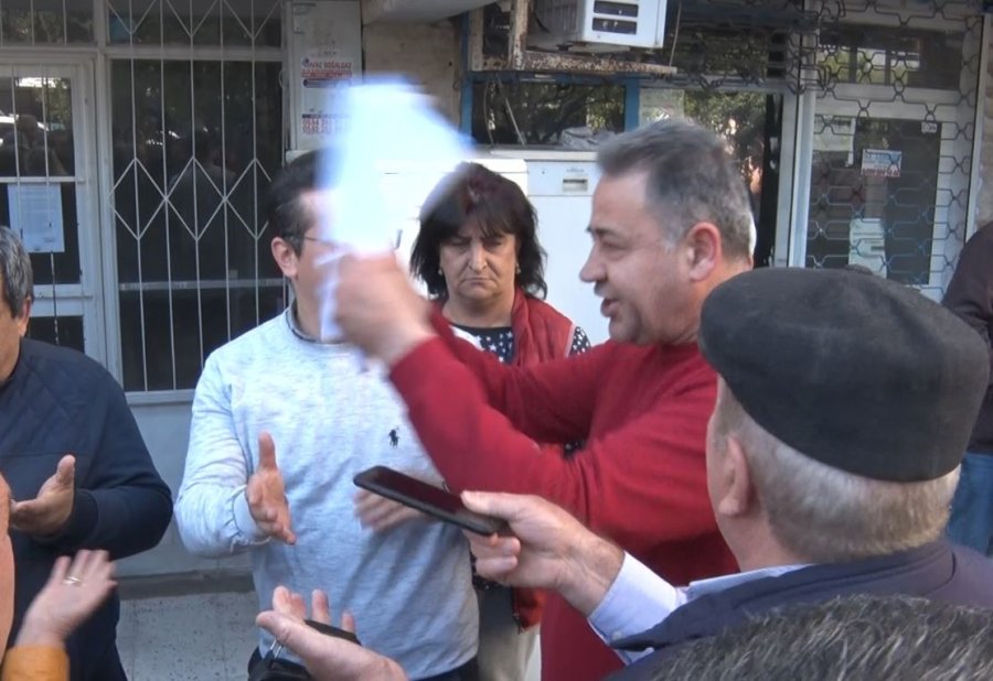 Antalya’da 590 Dairelik Sitede Karot Gerginliğine Çevik Kuvvet Müdahalesi