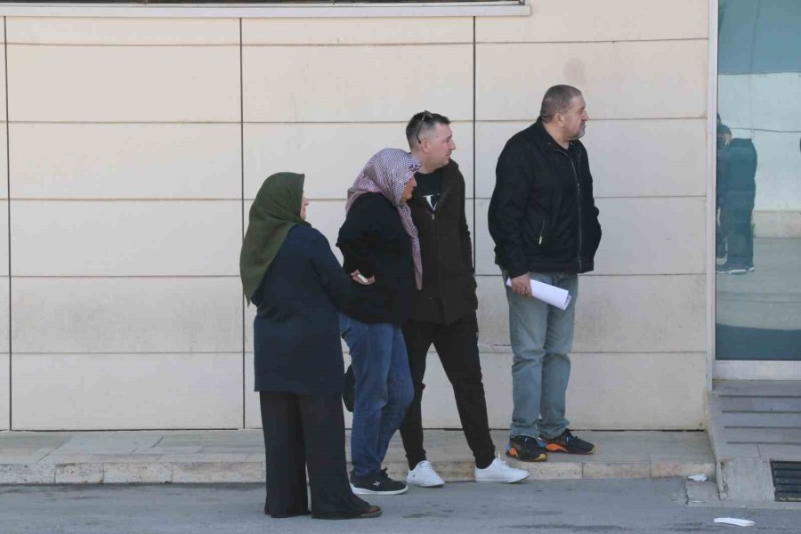 Antalya’da Feci Kaza: Genç Avukat Ve Sürücü Hayatını Kaybetti