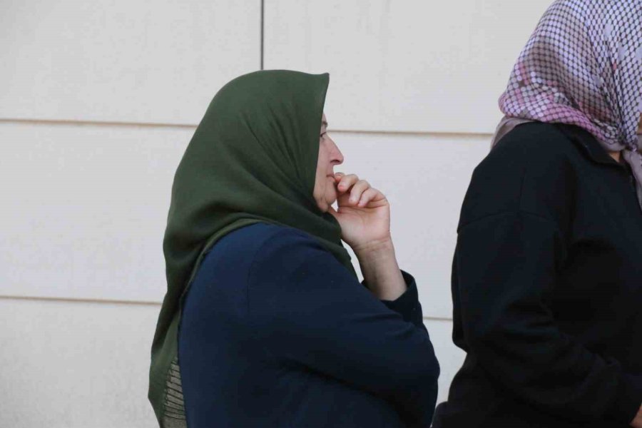 Antalya’da Feci Kaza: Genç Avukat Ve Sürücü Hayatını Kaybetti