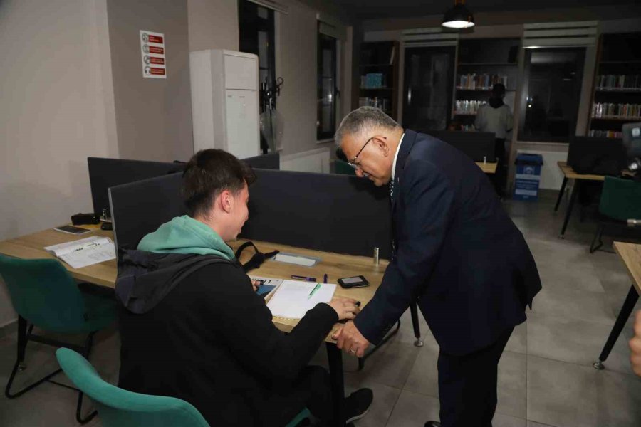 Başkan Büyükkılıç Öğrencilerle Buluştu